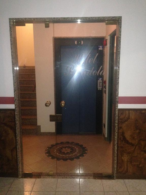 Hotel Scandola Боско-Кьезануова Экстерьер фото