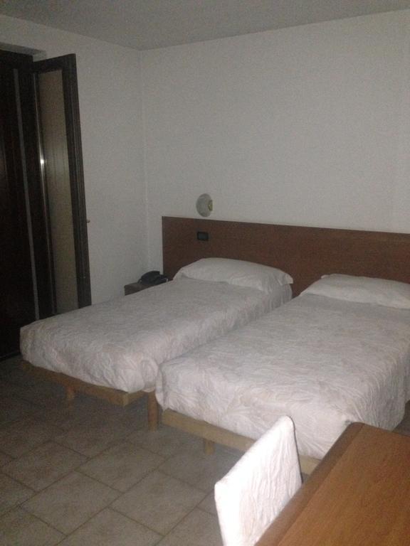 Hotel Scandola Боско-Кьезануова Экстерьер фото