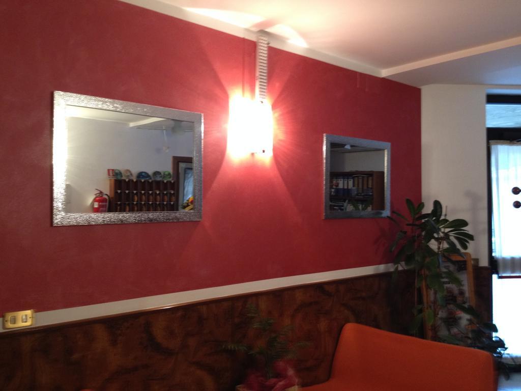 Hotel Scandola Боско-Кьезануова Экстерьер фото